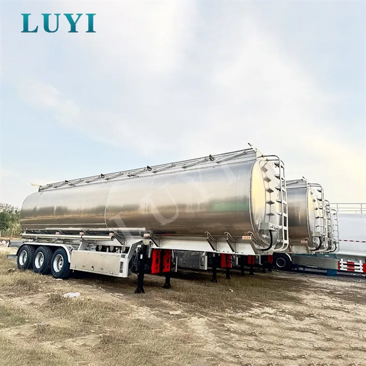 Caminhão tanque de óleo-de três{1}}eixos totalmente em alumínio